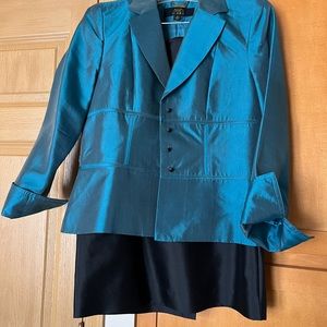 Allen by A.B.S like new only used for church size 8